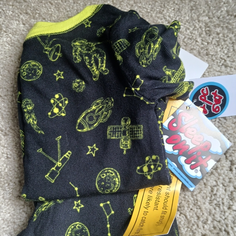 Boys Pajama Set Size 4 NWT